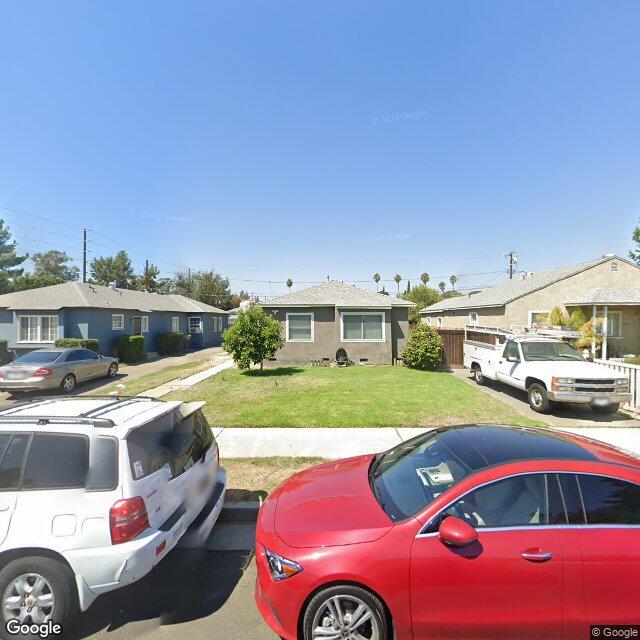 Foreclosed Property at 6415 N DENSMORE AVE