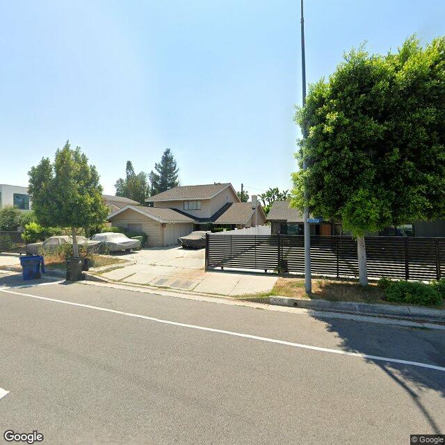 Foreclosed Property at 5239 N FULTON AVE