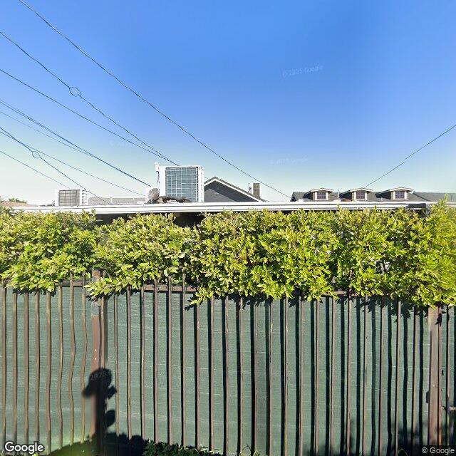 Foreclosed Property at 908 W 56TH ST