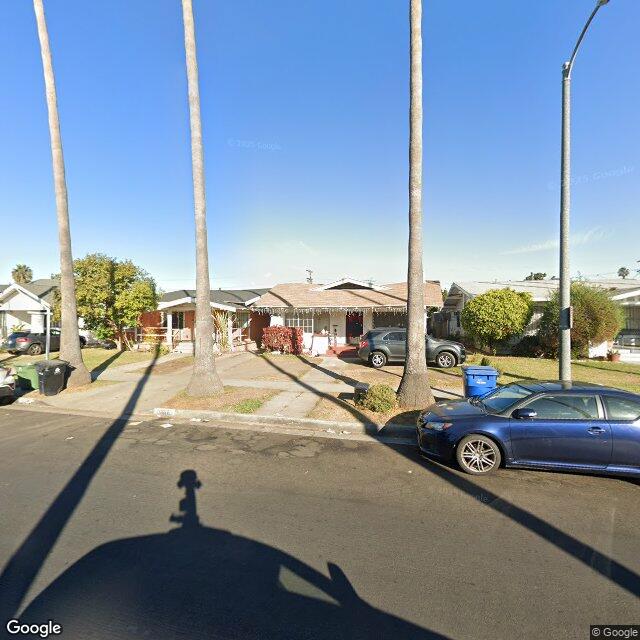 Foreclosed Property at 1041 1/2 W 55TH ST