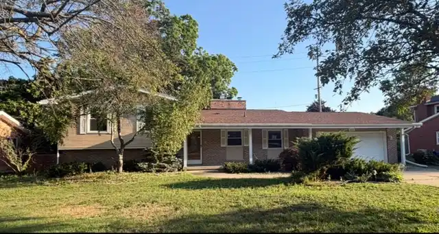 4415 Bradford Dr foreclosure property image