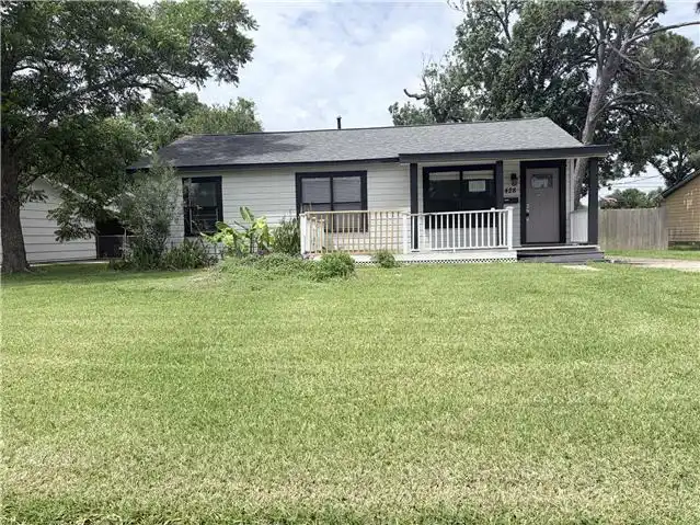 428 Azalea St foreclosure property image