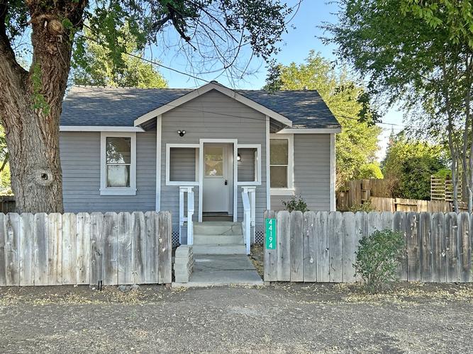 44194 Cedar St foreclosure property image