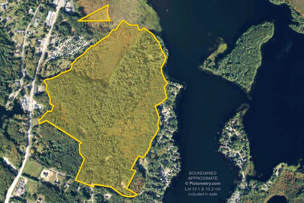 KINGSTON, NH – 122+/- Acre Waterfront Trophy Property foreclosure property image