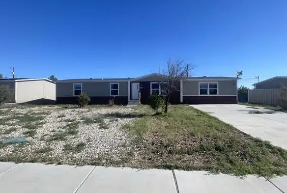 916 Butternut St foreclosure property image
