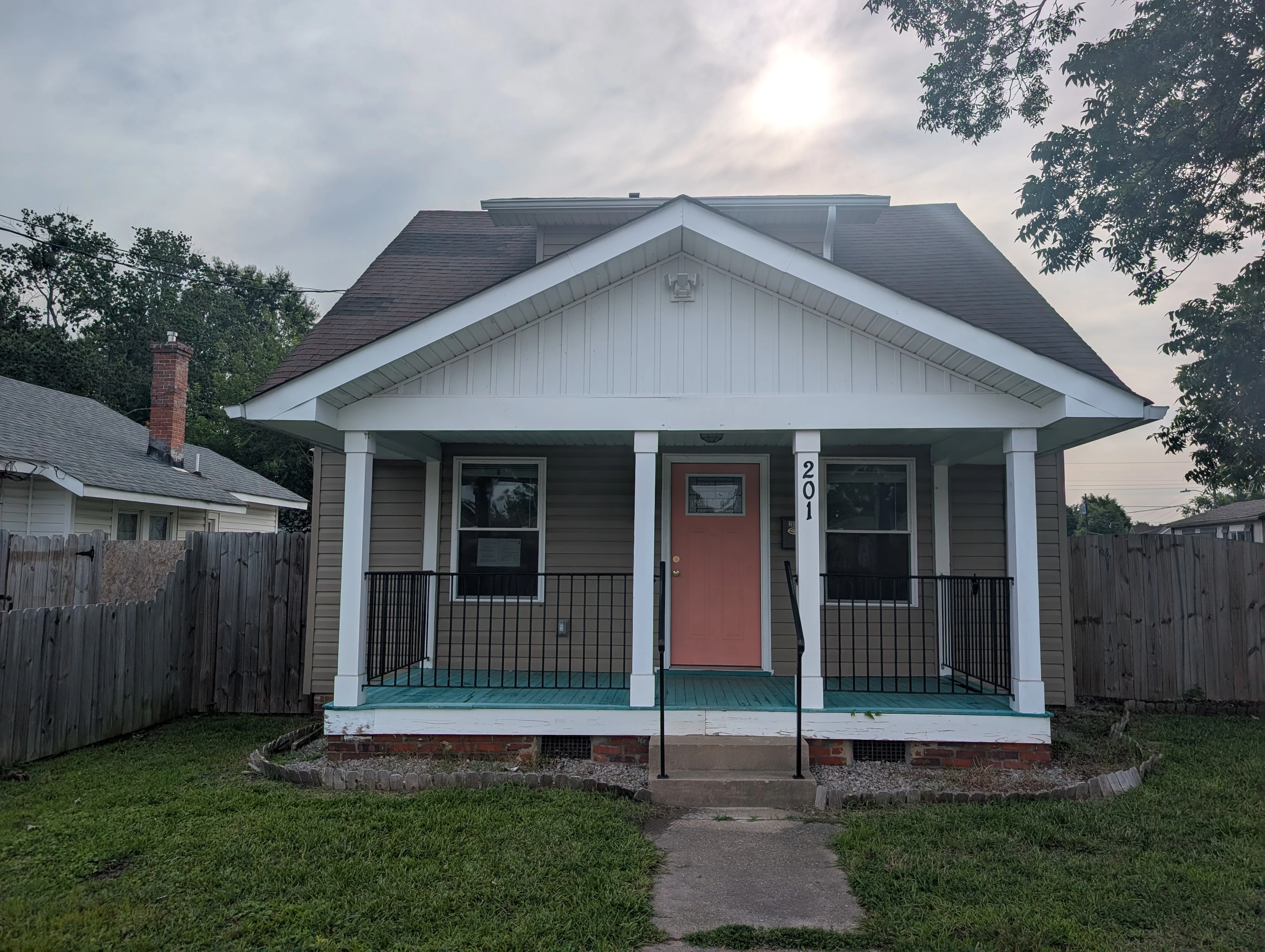 201 N 12th Ave foreclosure property image