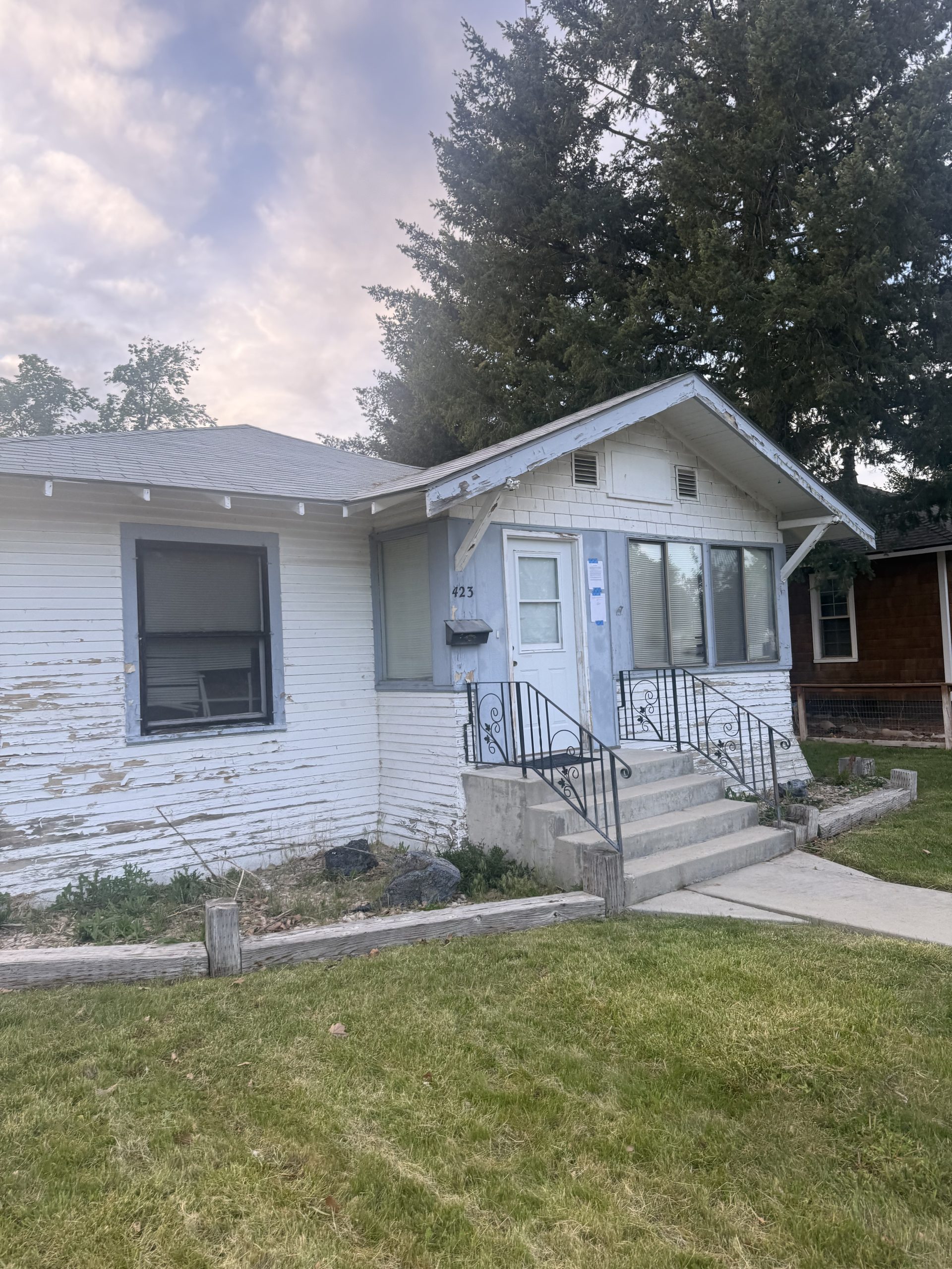 423 9th Avenue So foreclosure property image