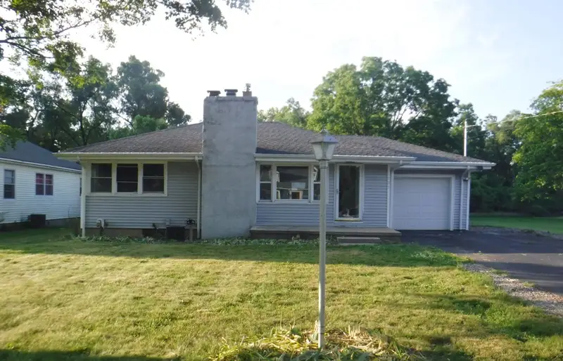 1525 E G Ave foreclosure property image