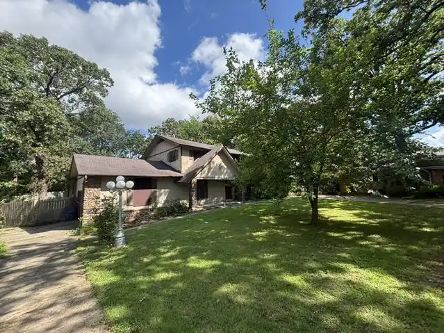 3216 Village Rd foreclosure property image