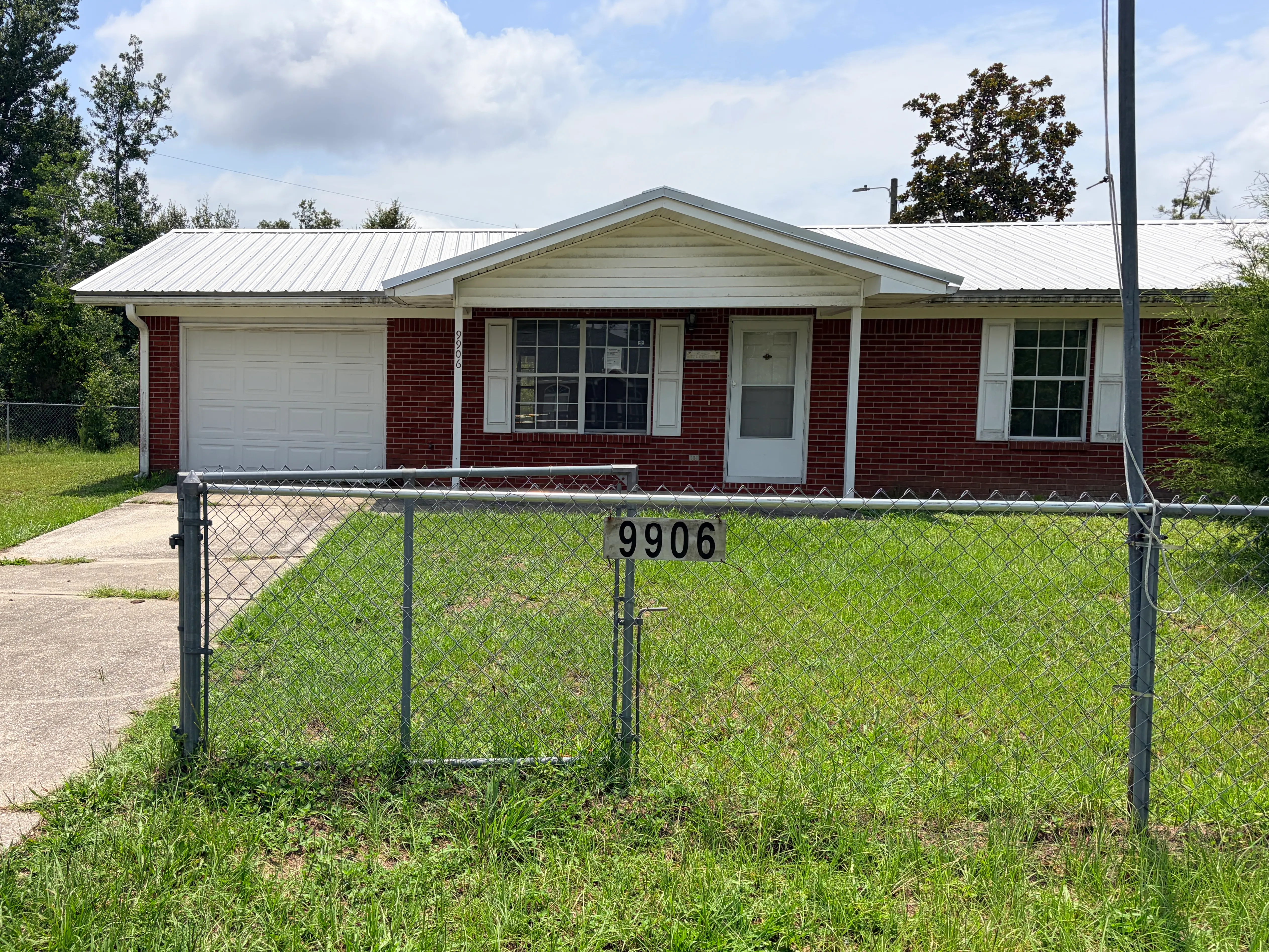 9906 Indian Bluff Rd foreclosure property image