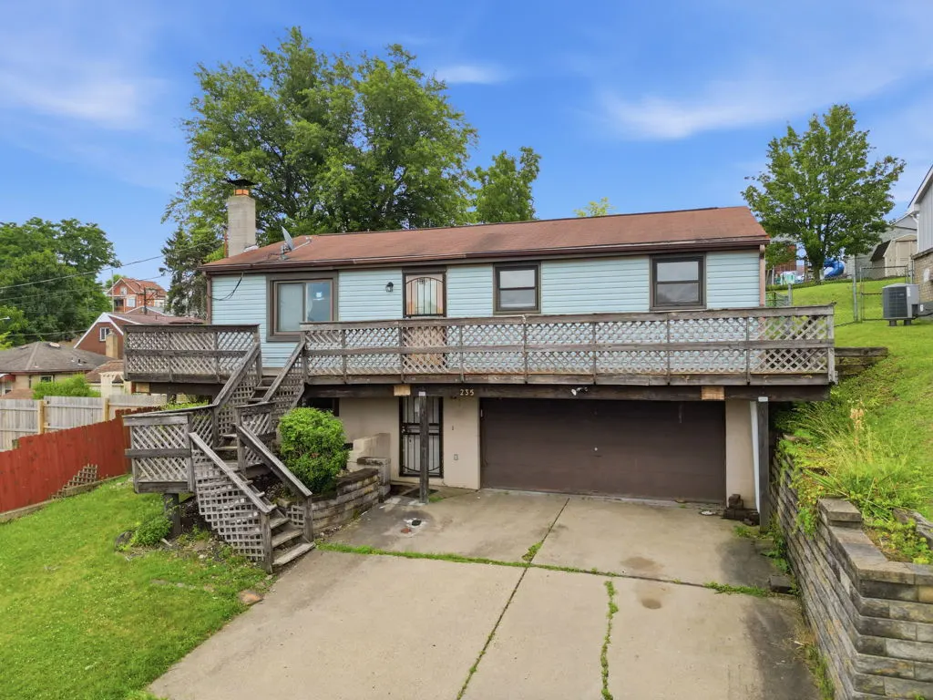 235 Grant Ave foreclosure property image