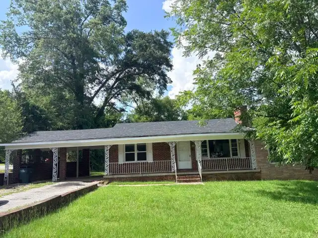 711 Arthur Blvd foreclosure property image
