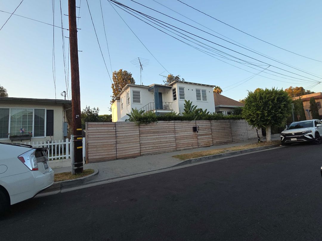 1329 W 22nd St foreclosure property image