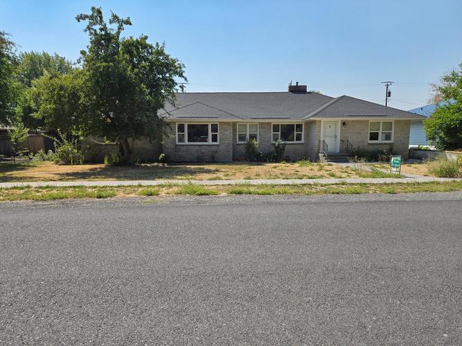 665 2nd Street foreclosure property image