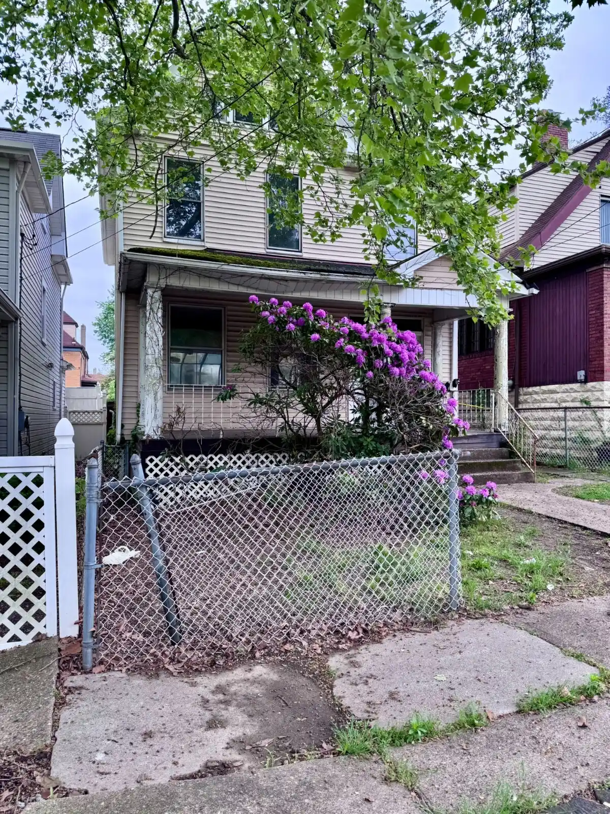 1605 Union Ave foreclosure property image