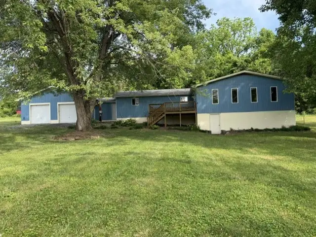 163 Warren Dr. foreclosure property image