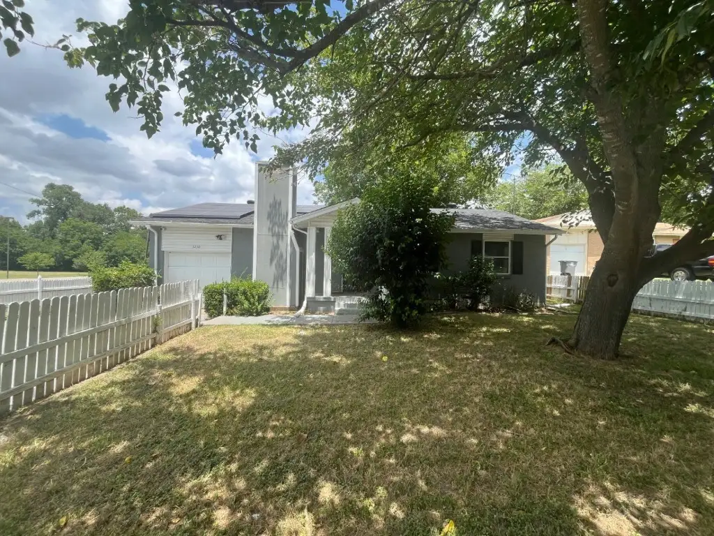 3250 Highland Woods Cir foreclosure property image