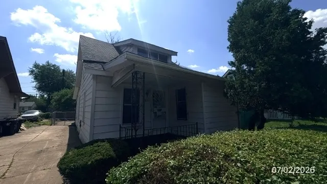 2951 S Edsel St foreclosure property image