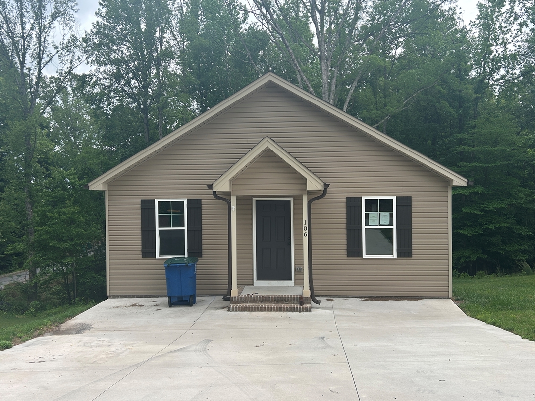 106 E Gene Hairston Street foreclosure property image