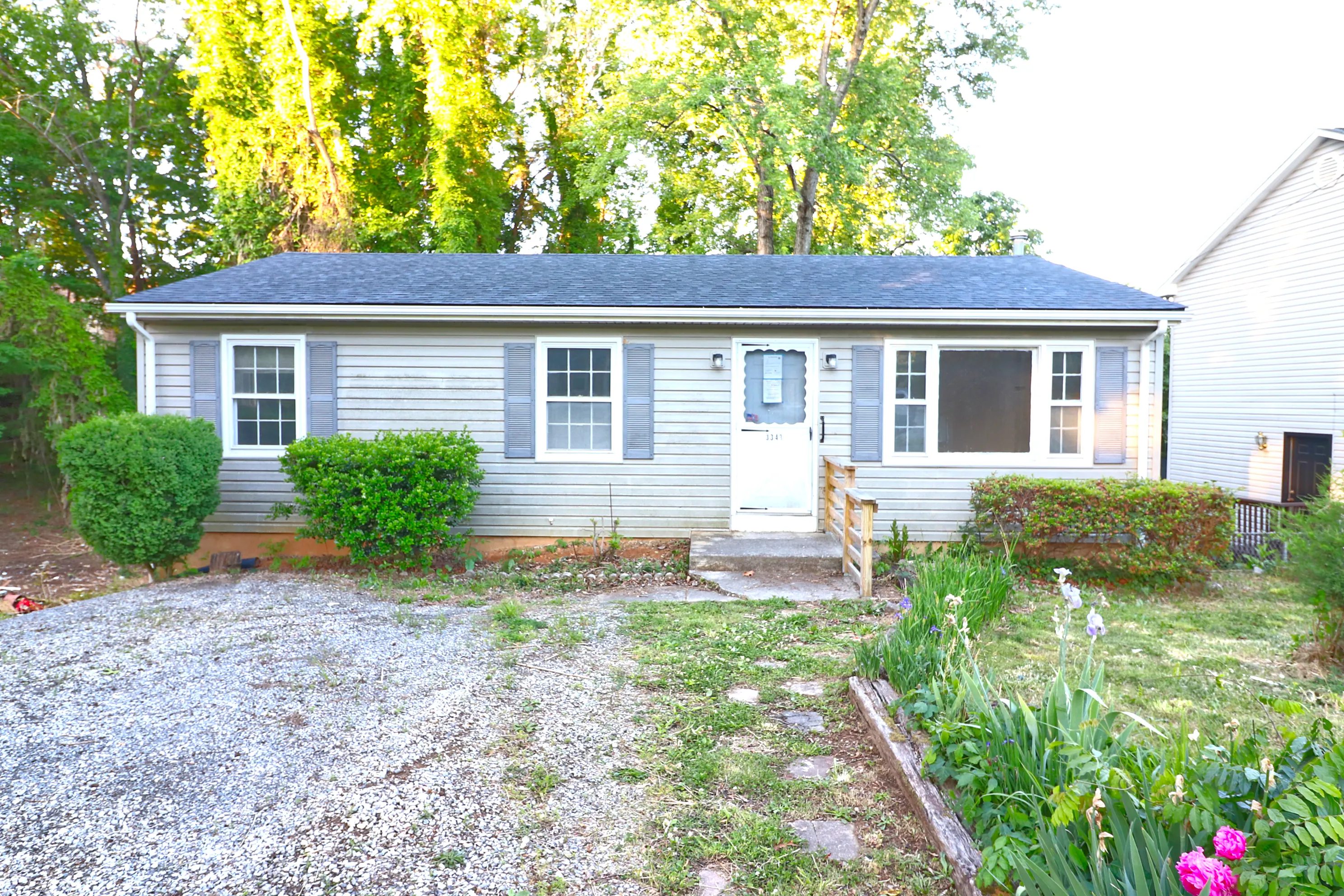 3343 Westmoreland Dr foreclosure property image