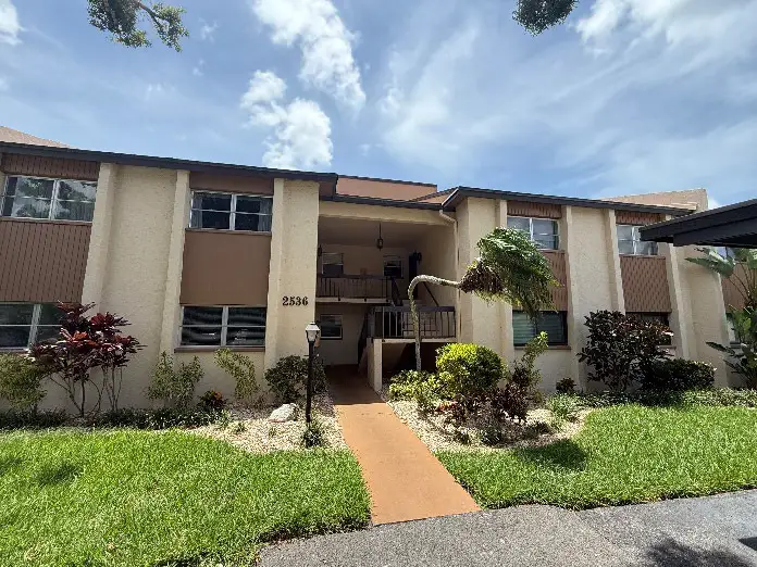 2536 Clubhouse Cir #202 foreclosure property image