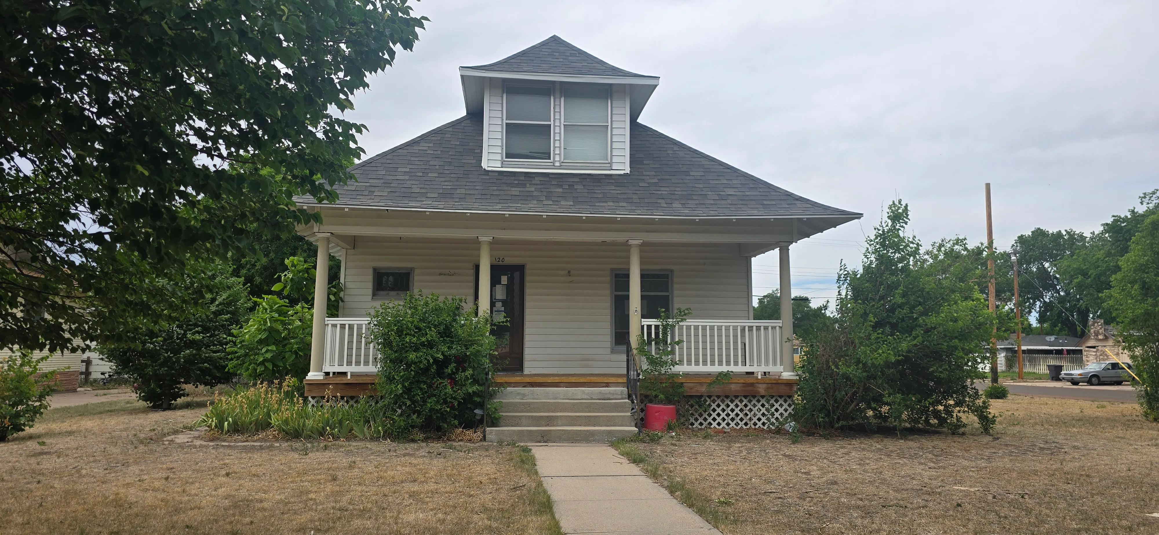 120 E 5th St foreclosure property image