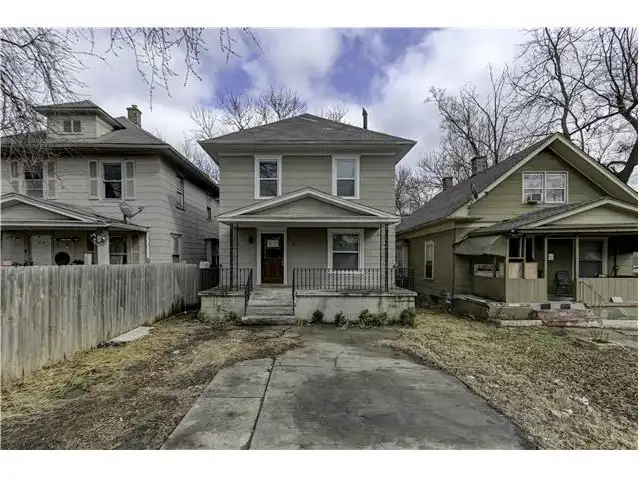 113 N White Ave foreclosure property image