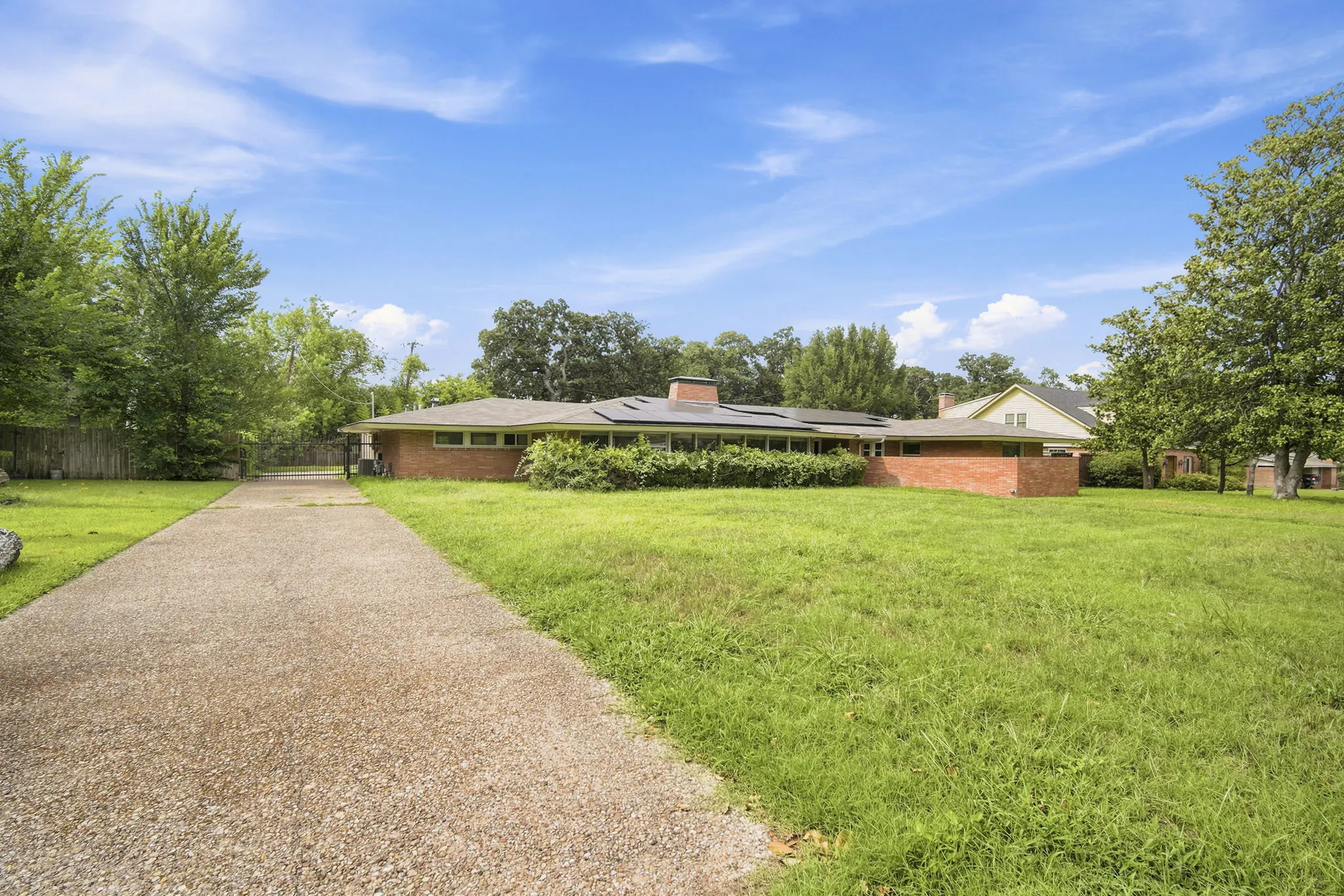 1444 Oaklawn Dr foreclosure property image