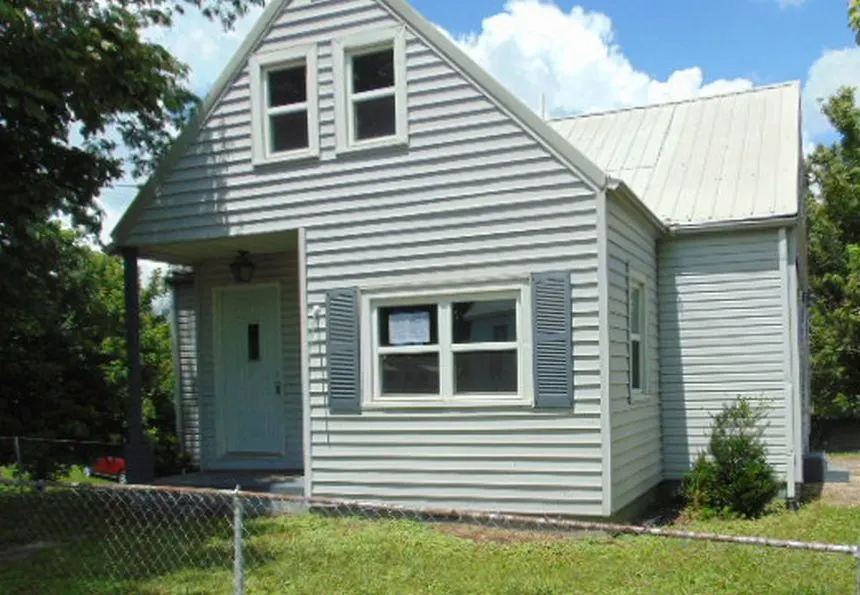 10005 E Highway 144 foreclosure property image