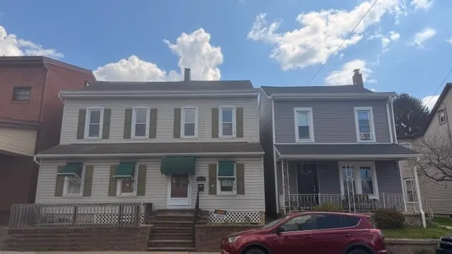 453 Main St foreclosure property image