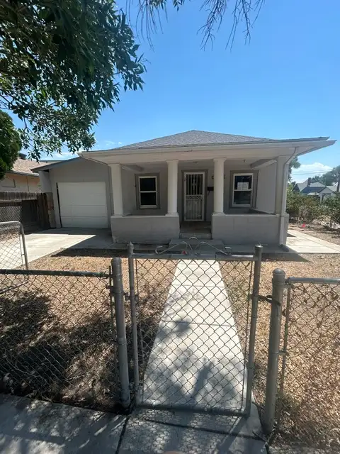 1130 W 16th St foreclosure property image
