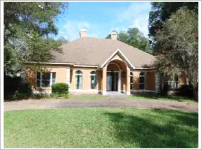 2210 Se Laurel Run Dr foreclosure property image