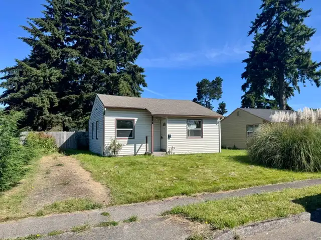 307 Cypress St foreclosure property image