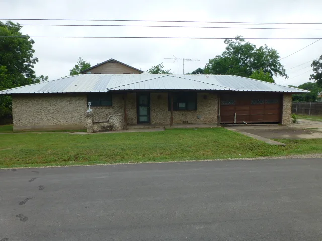 619 N Avenue A foreclosure property image