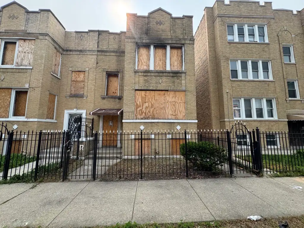 1136 N Lawndale Ave foreclosure property image