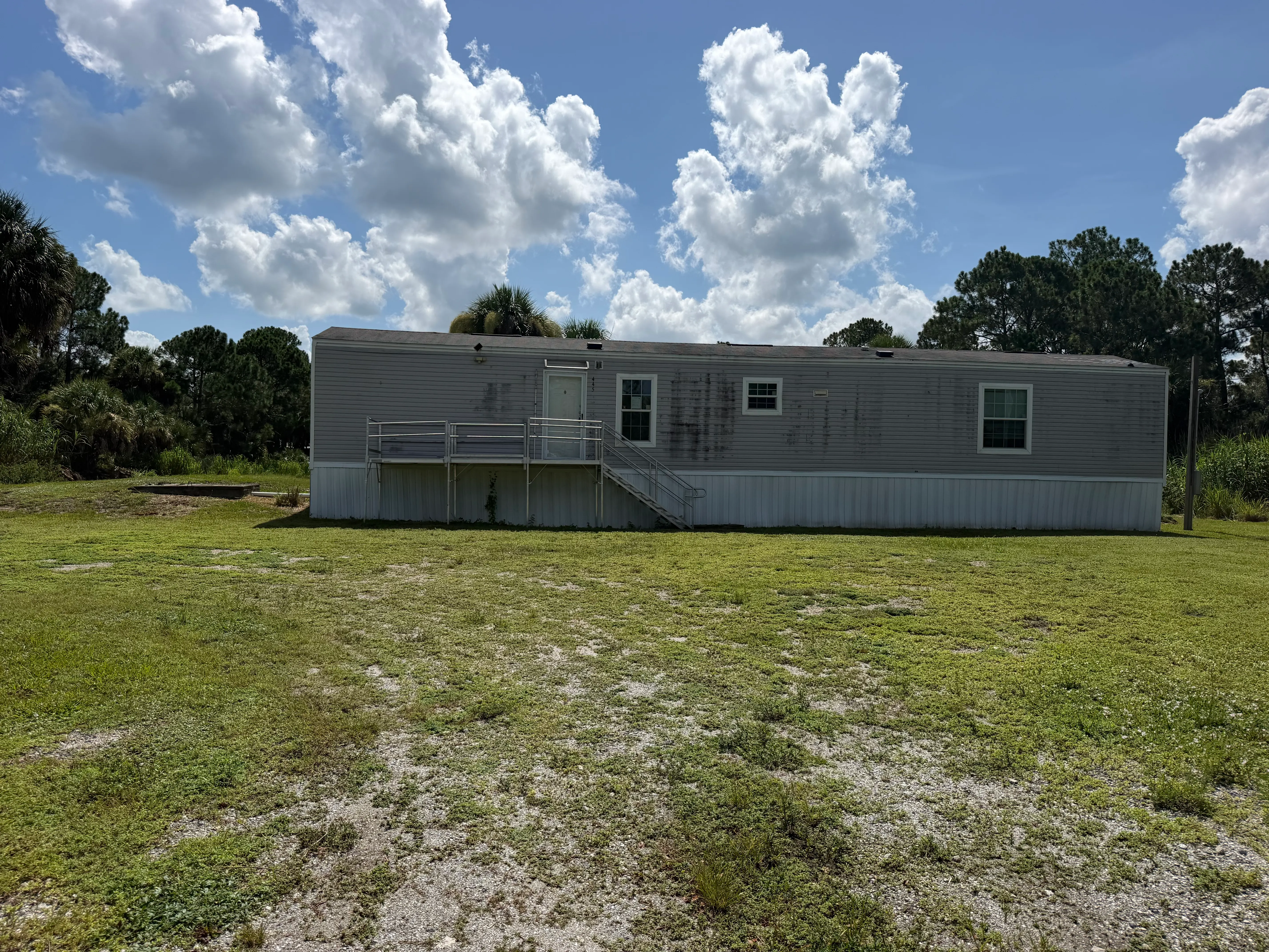 445 S Quebrada St foreclosure property image