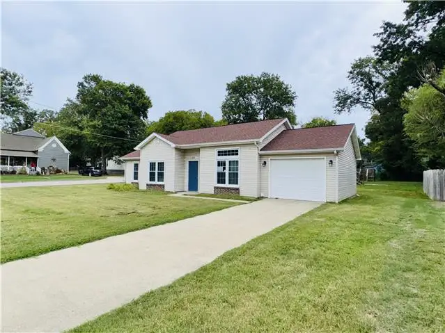 428 W Sycamore St foreclosure property image