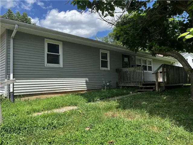 1204 Wornall Rd foreclosure property image