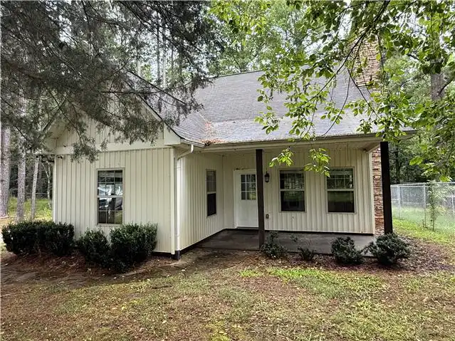 1331 Center Hill School Rd foreclosure property image