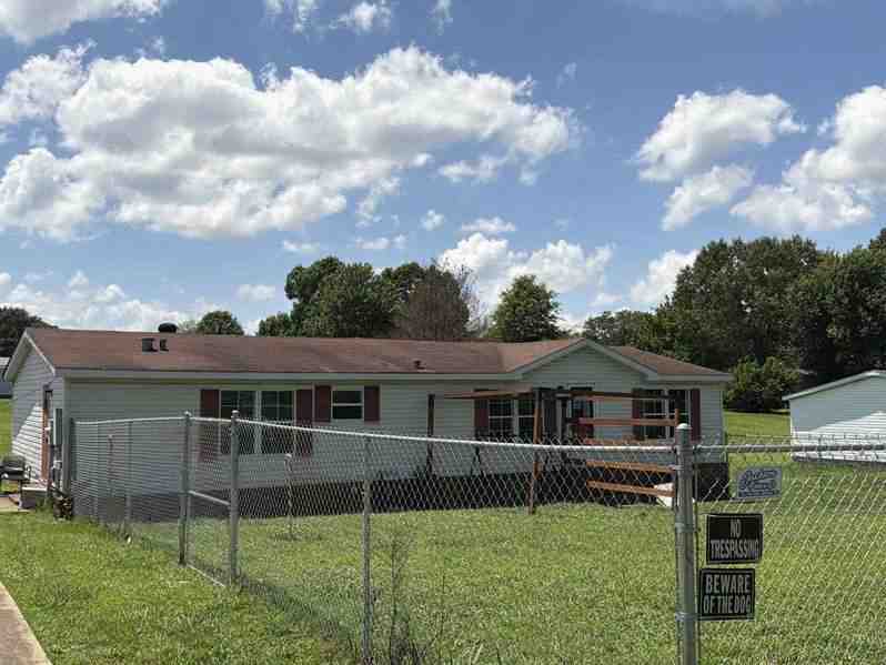 174 Lakeshore Dr foreclosure property image