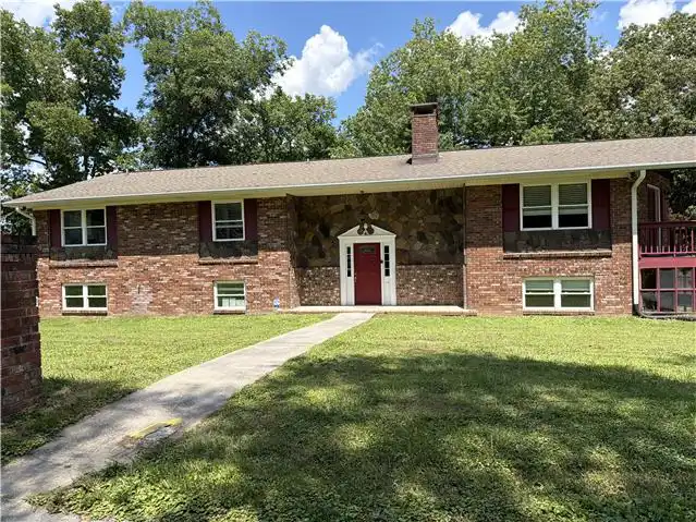 812 Orchard Ter foreclosure property image
