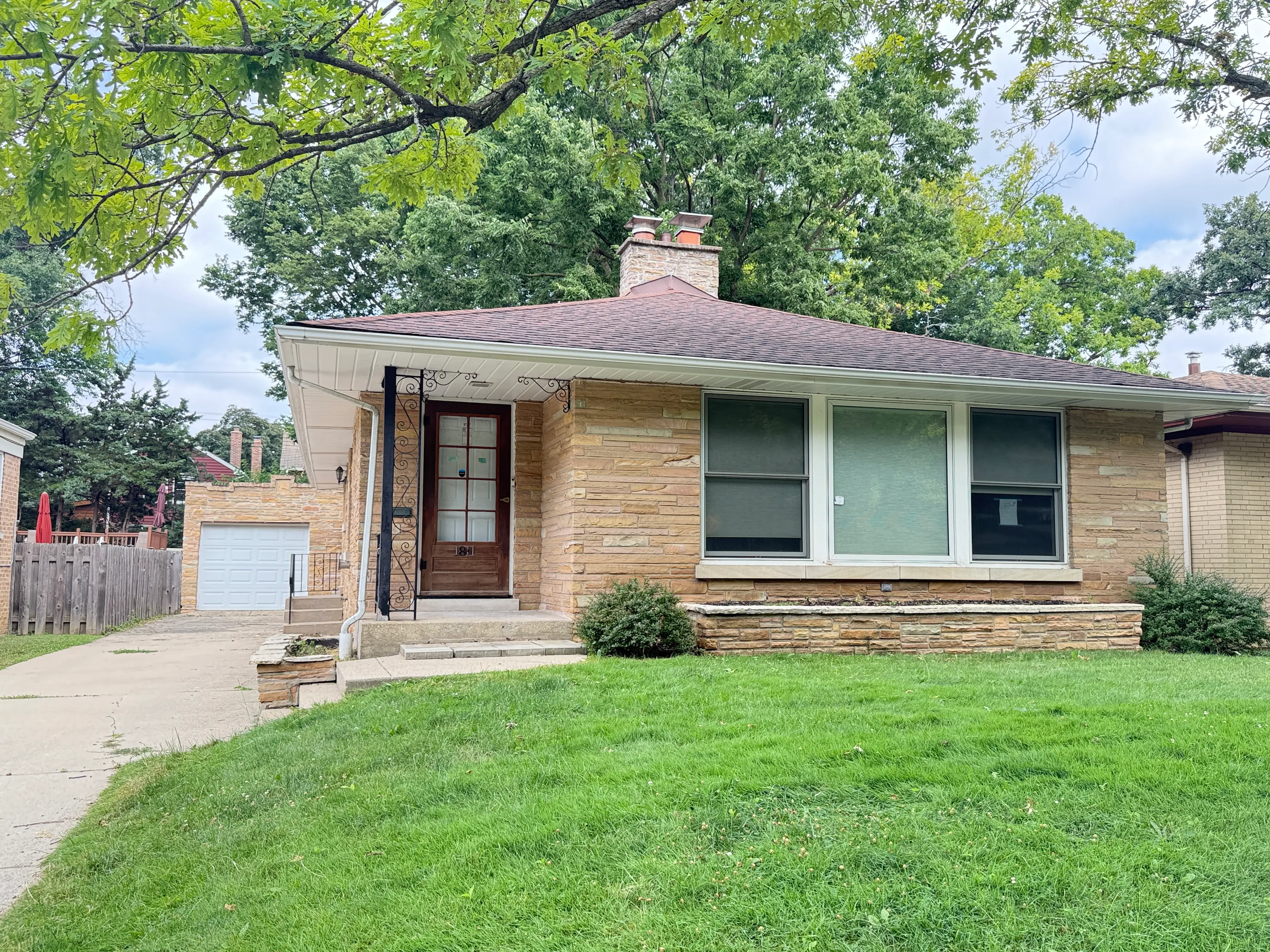 1811 N Thatcher Ave foreclosure property image