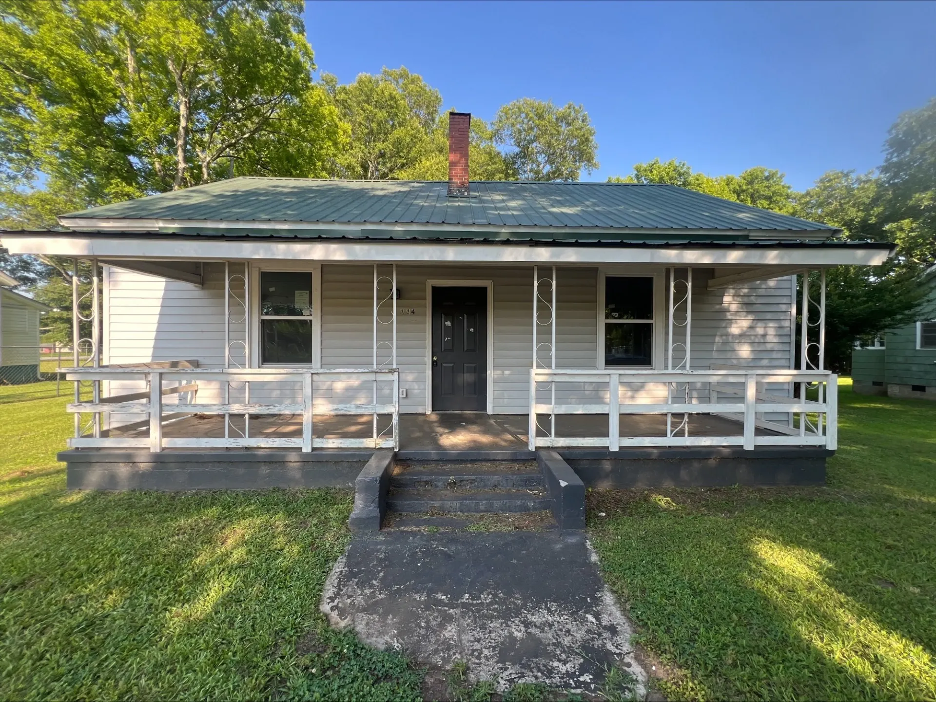 114 Shirley Street foreclosure property image