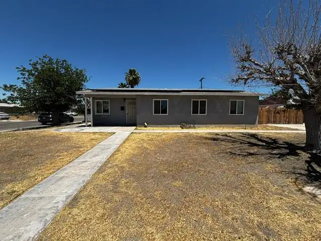 1021 E Chanslor Way foreclosure property image