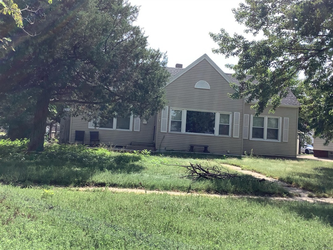 306 W 25th St foreclosure property image