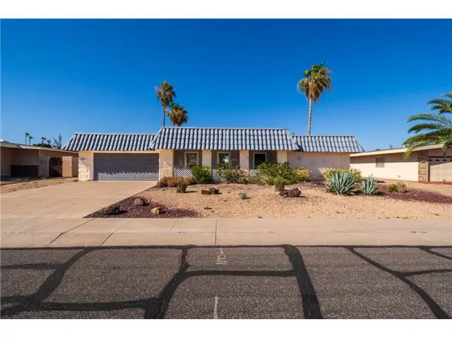10706 W Pinion Ln foreclosure property image