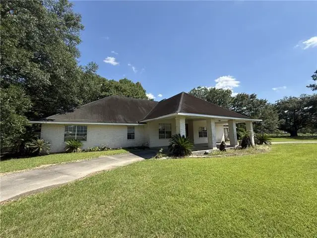 37450 La Highway 16 foreclosure property image