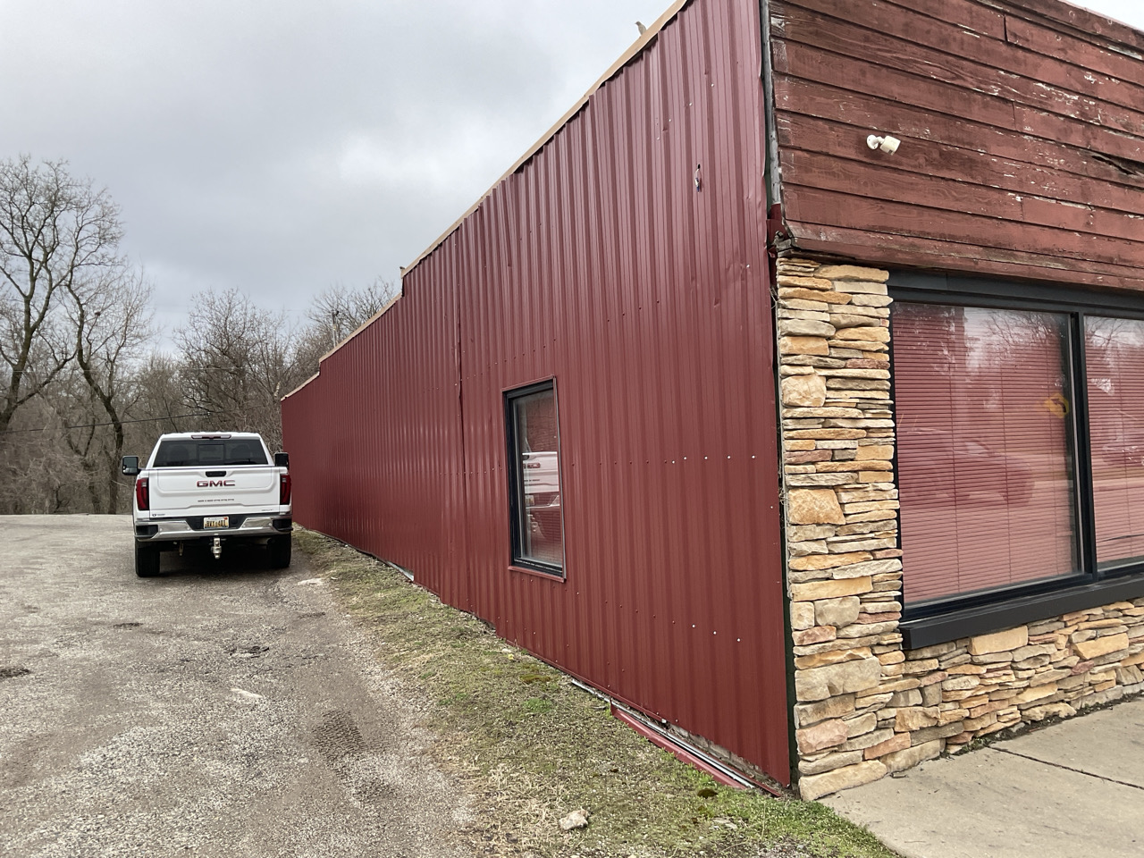 215 N Main St foreclosure property image
