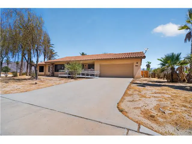 3135 Club Cir E foreclosure property image