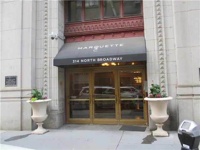 314 N Broadway 1406 foreclosure property image